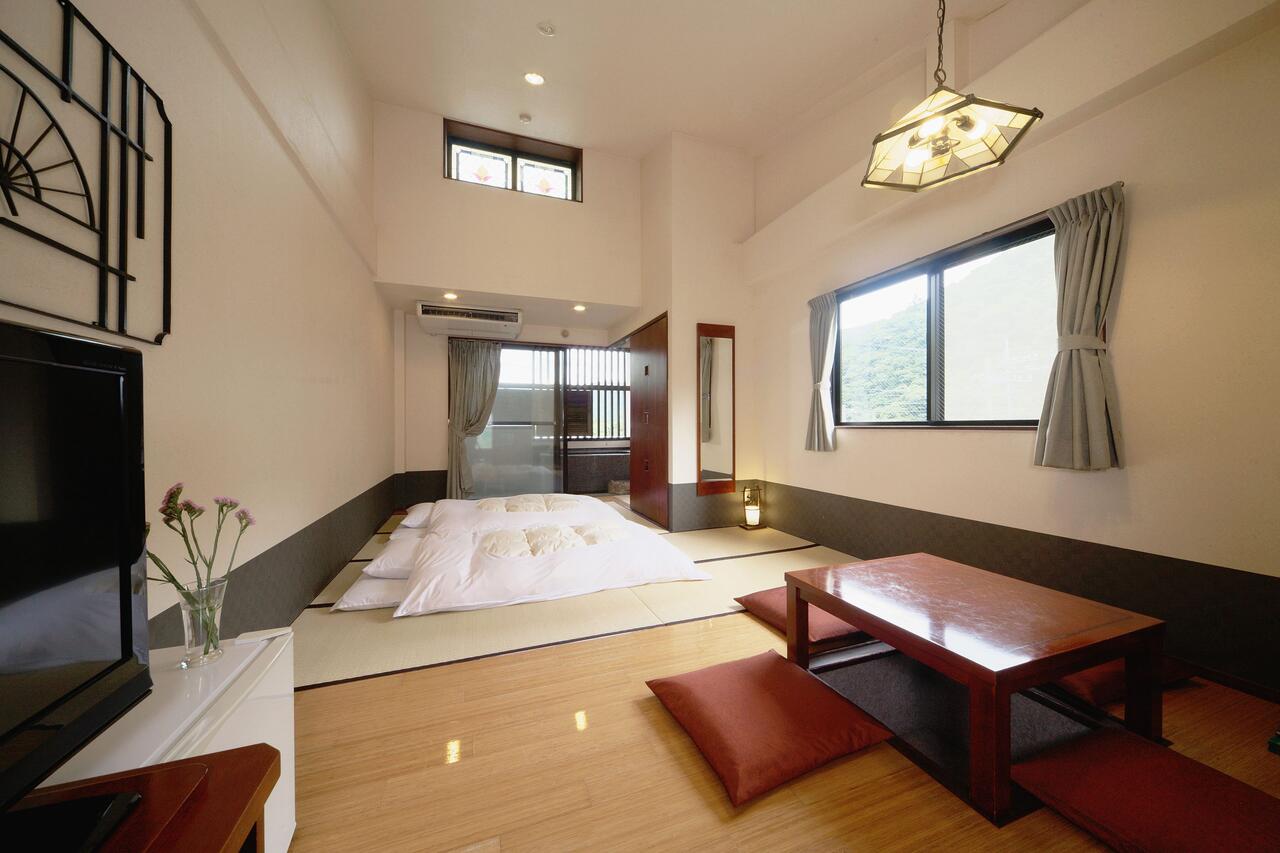 3* Hakone Ichinoyu Shinkan ryokan traditional Japanese room