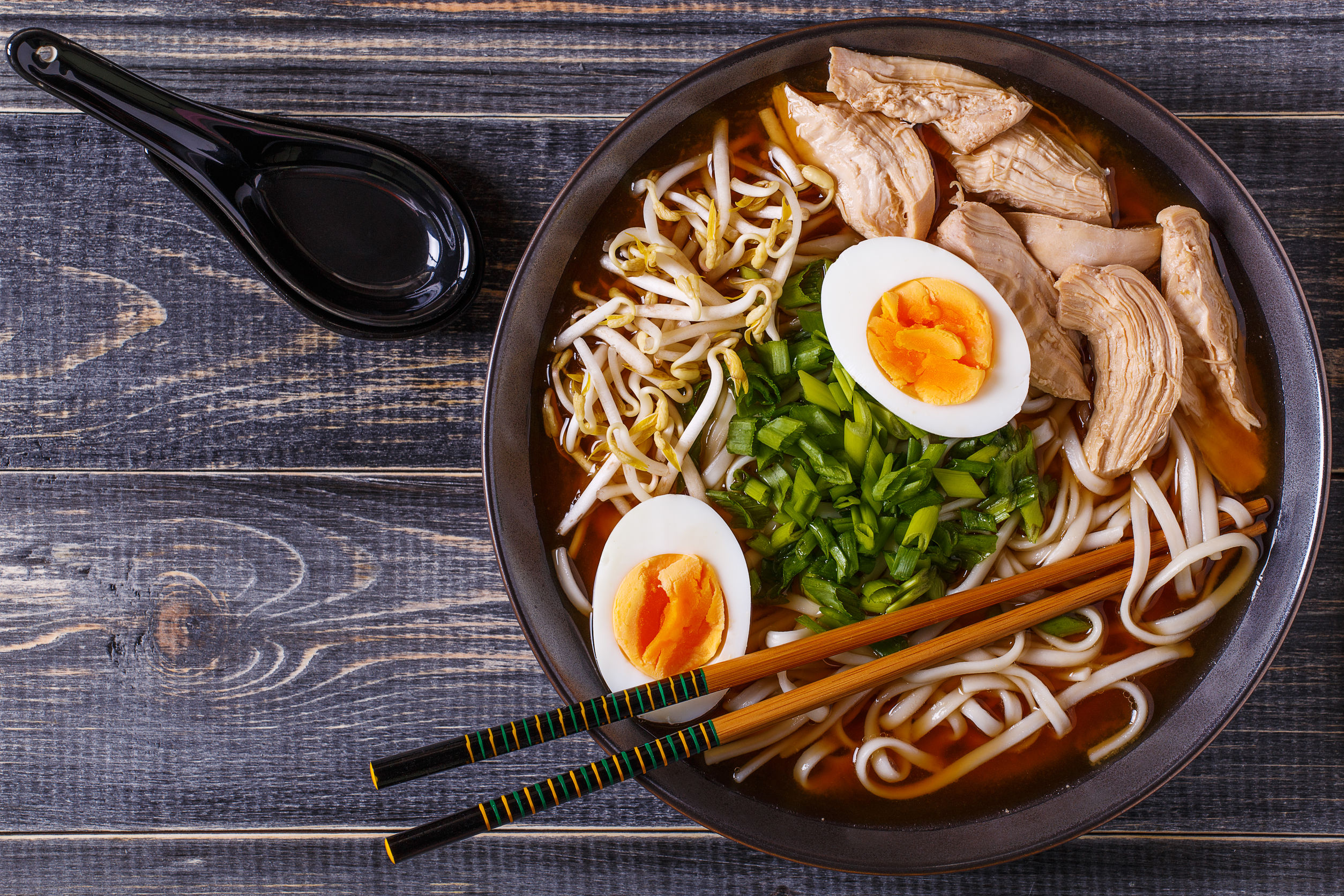 Traditionelle japanische Ramen-Nudelsuppe