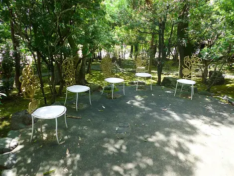 Terrazze ombreggiate del Museo di Belle Arti Insho Domoto a Kyoto.