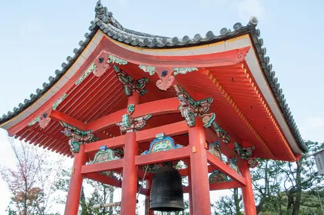 La cloche du temple Kiyomizu-dera à Kyoto.