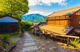 Partez en randonnée le long de la Nakasendo, entre Magome et Tsumago, dans les Alpes Japonaises