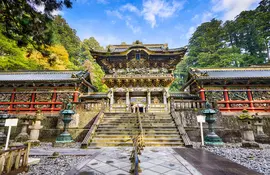 Le sanctuaire Toshogu au milieu de la nature à Nikko