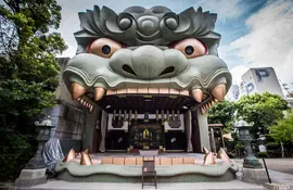 The lion shrine in Osaka, off the beaten tracks