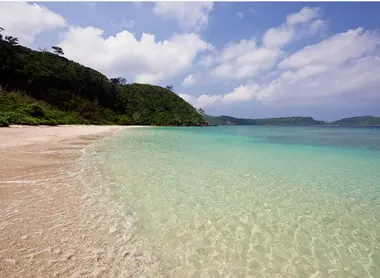 La magnífica playa Shirahama.