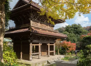 Le porte Karamon du tempe Eishô-ji, à Kamakura