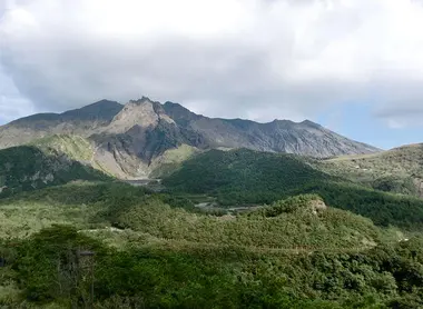 Le volcan Sakura-jima, toujours actif
