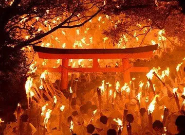 More than 2000 men gather, torches in hand, to celebrate Oto matsuri